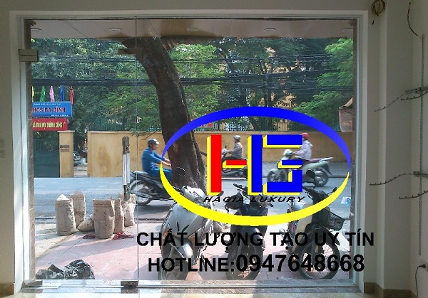 cửa kính cường lực