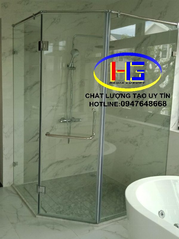 Vách tắm kính đẹp tại Hà Nội 100% khách hàng hài lòng